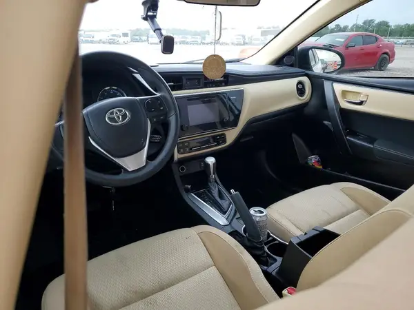 5YFBURHE4HP590609 2017 TOYOTA COROLLA - Image 8