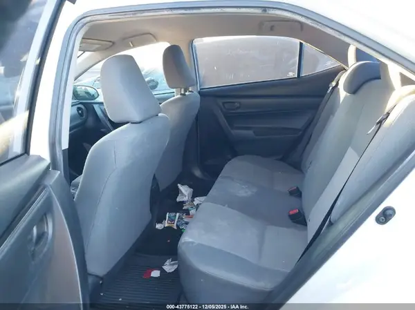 5YFBURHE4HP590903 2017 TOYOTA COROLLA - Image 8