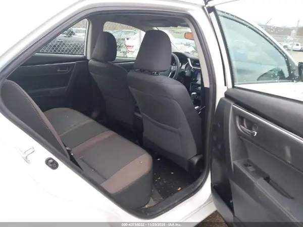 5YFBURHE4HP591128 2017 TOYOTA COROLLA - Image 8