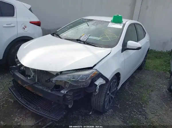 5YFBURHE4HP591937 2017 TOYOTA COROLLA - Image 2