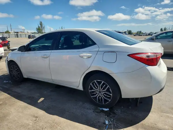 5YFBURHE4HP594353 2017 TOYOTA COROLLA - Image 2