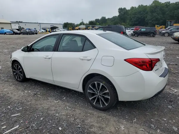 5YFBURHE4HP595373 2017 TOYOTA COROLLA - Image 2