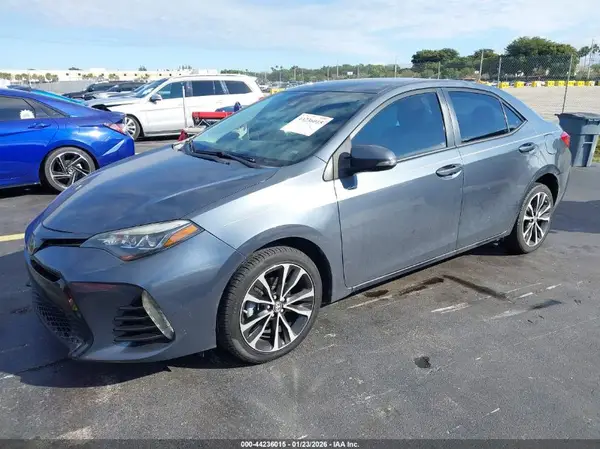 5YFBURHE4HP595521 2017 TOYOTA COROLLA - Image 2