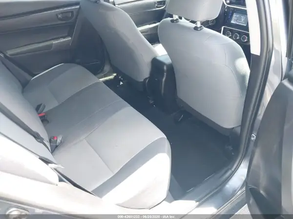 5YFBURHE4HP595843 2017 TOYOTA COROLLA - Image 8