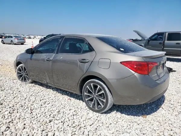 5YFBURHE4HP596832 2017 TOYOTA COROLLA - Image 2