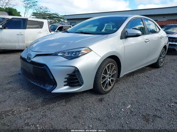 5YFBURHE4HP598242 2017 TOYOTA COROLLA - Image 2