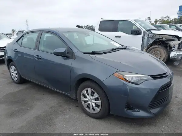 5YFBURHE4HP598340 2017 TOYOTA COROLLA - Image 1