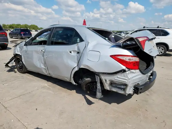 5YFBURHE4HP598967 2017 TOYOTA COROLLA - Image 2
