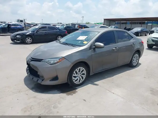 5YFBURHE4HP599648 2017 TOYOTA COROLLA - Image 2