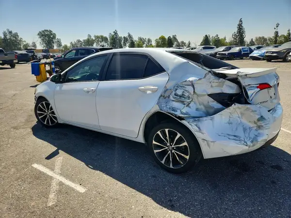 5YFBURHE4HP603553 2017 TOYOTA COROLLA - Image 2