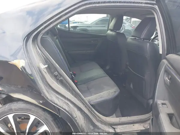 5YFBURHE4HP608056 2017 TOYOTA COROLLA - Image 8