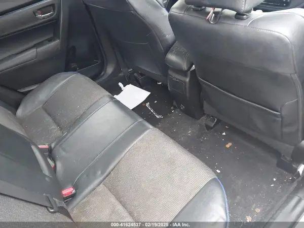 5YFBURHE4HP609093 2017 TOYOTA COROLLA - Image 8