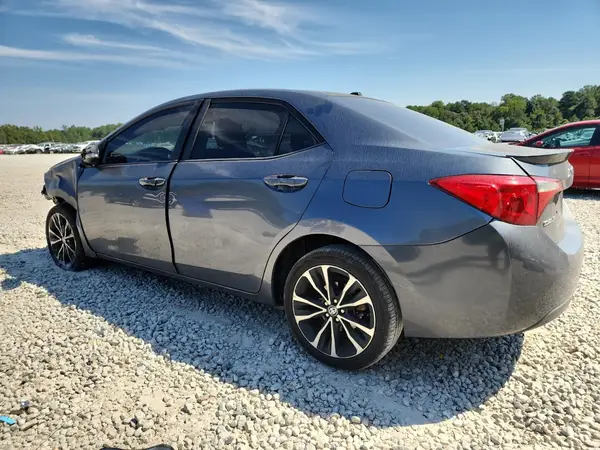 5YFBURHE4HP610745 2017 TOYOTA COROLLA - Image 2