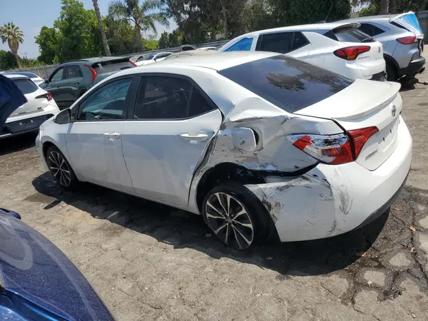 5YFBURHE4HP611880 2017 TOYOTA COROLLA - Image 2