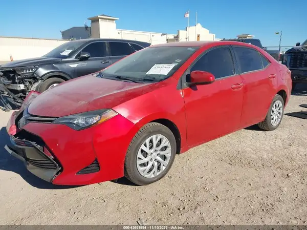 5YFBURHE4HP612074 2017 TOYOTA COROLLA - Image 2