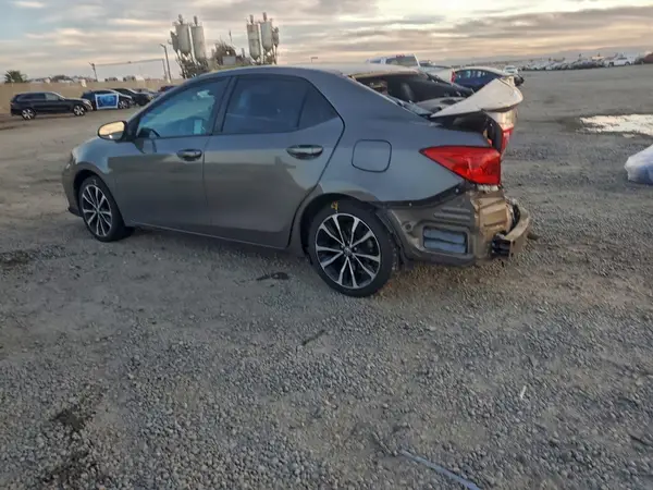 5YFBURHE4HP613516 2017 TOYOTA COROLLA - Image 2