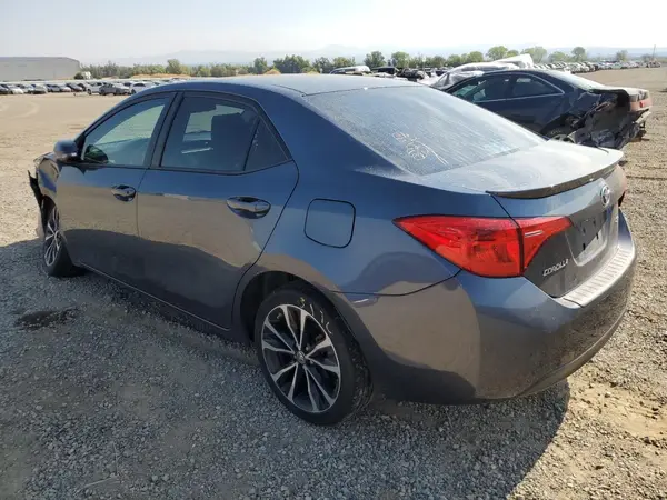 5YFBURHE4HP614343 2017 TOYOTA COROLLA - Image 2