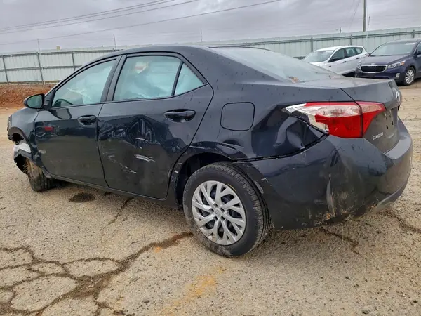 5YFBURHE4HP614651 2017 TOYOTA COROLLA - Image 2