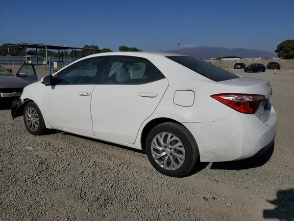 5YFBURHE4HP615038 2017 TOYOTA COROLLA - Image 2