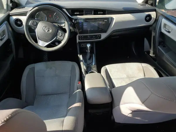 5YFBURHE4HP615038 2017 TOYOTA COROLLA - Image 8