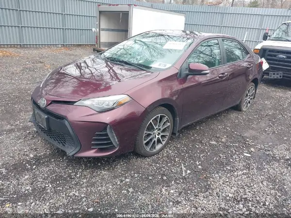 5YFBURHE4HP615637 2017 TOYOTA COROLLA - Image 2
