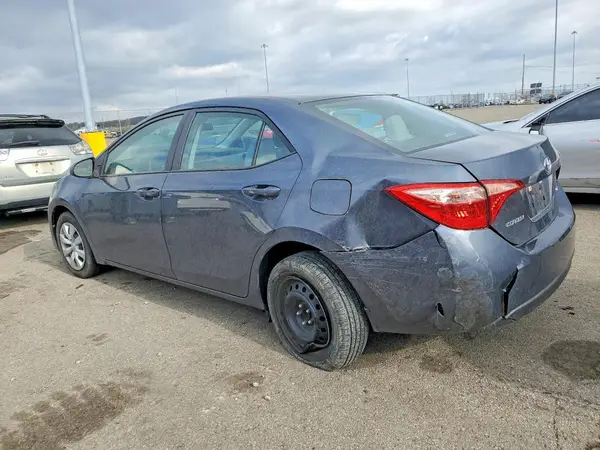 5YFBURHE4HP616352 2017 TOYOTA COROLLA - Image 2