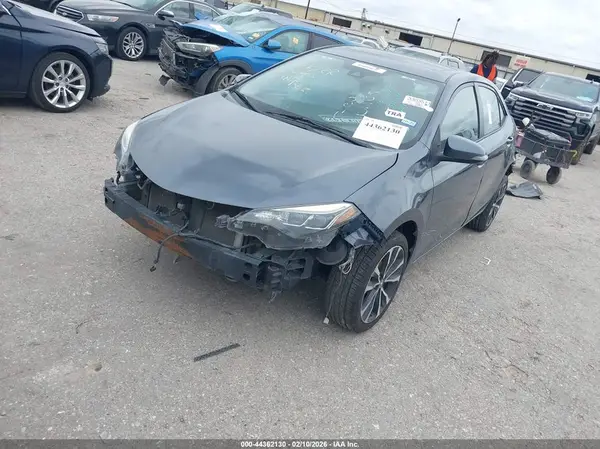 5YFBURHE4HP619736 2017 TOYOTA COROLLA - Image 2