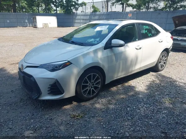 5YFBURHE4HP619929 2017 TOYOTA COROLLA - Image 2