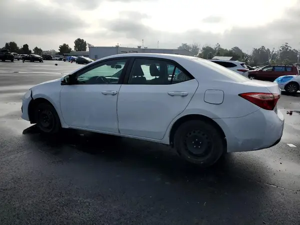5YFBURHE4HP620787 2017 TOYOTA COROLLA - Image 2