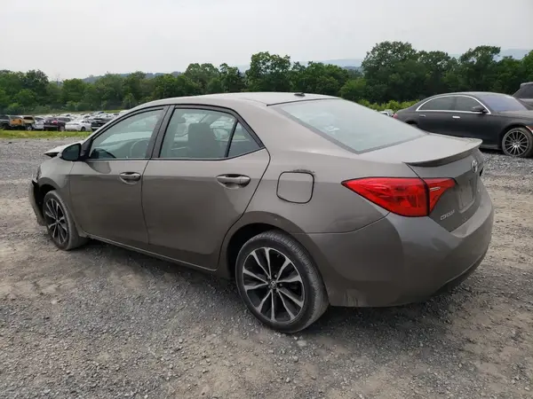 5YFBURHE4HP623169 2017 TOYOTA COROLLA - Image 2