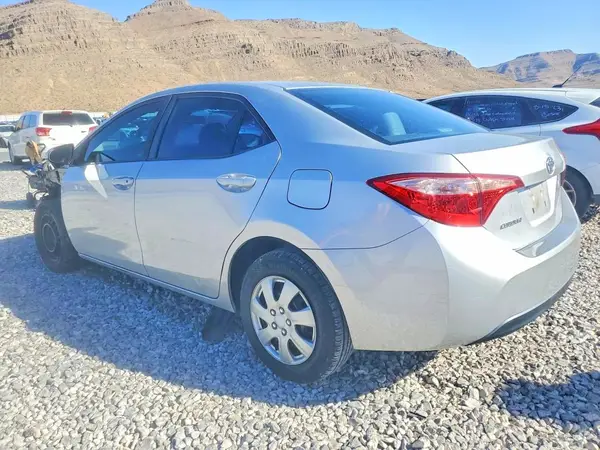 5YFBURHE4HP625651 2017 TOYOTA COROLLA - Image 2