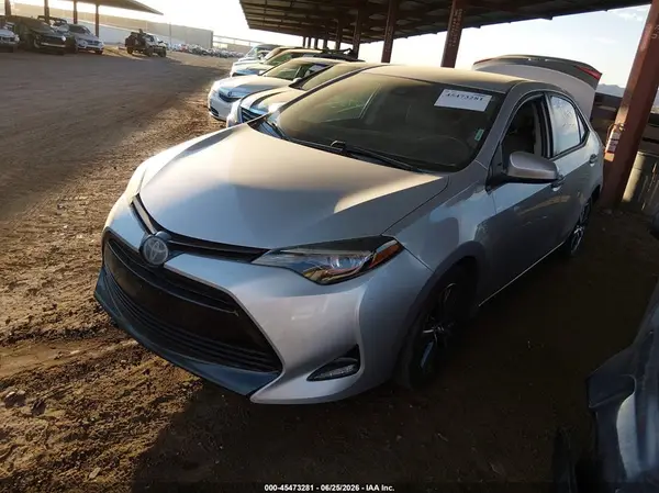 5YFBURHE4HP627559 2017 TOYOTA COROLLA - Image 2