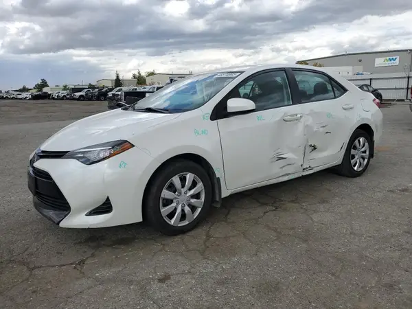 5YFBURHE4HP630333 2017 TOYOTA COROLLA - Image 1