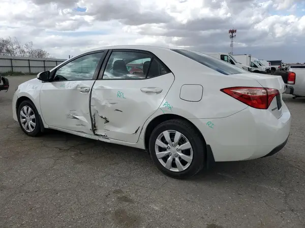 5YFBURHE4HP630333 2017 TOYOTA COROLLA - Image 2