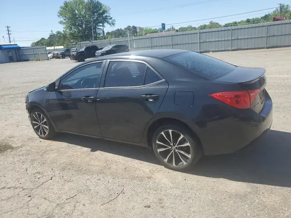 5YFBURHE4HP632731 2017 TOYOTA COROLLA - Image 2