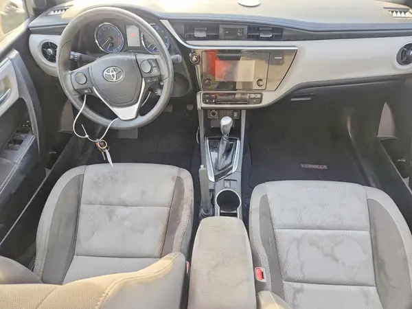 5YFBURHE4HP635211 2017 TOYOTA COROLLA - Image 8