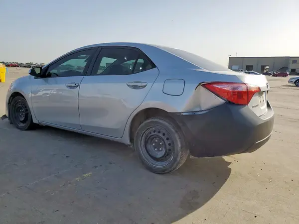 5YFBURHE4HP635967 2017 TOYOTA COROLLA - Image 2