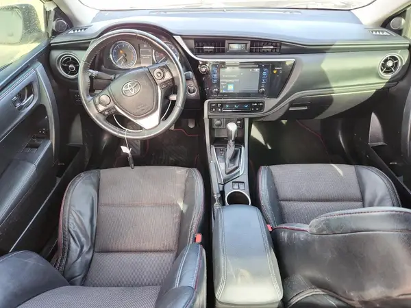 5YFBURHE4HP637587 2017 TOYOTA COROLLA - Image 8