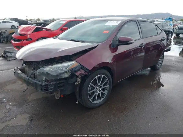 5YFBURHE4HP639372 2017 TOYOTA COROLLA - Image 2