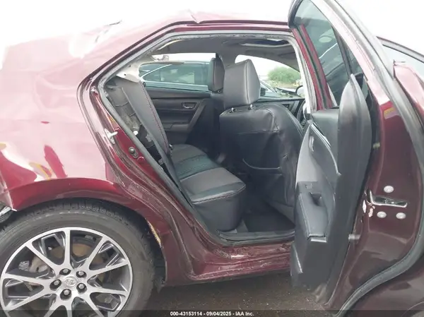 5YFBURHE4HP639372 2017 TOYOTA COROLLA - Image 8