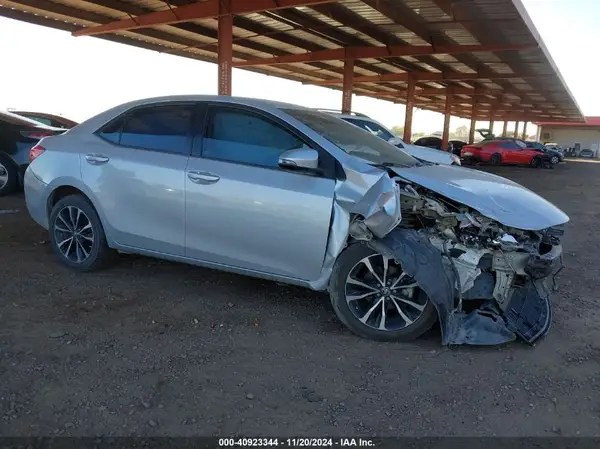 5YFBURHE4HP640456 2017 TOYOTA COROLLA - Image 1