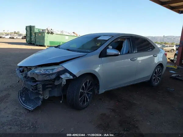 5YFBURHE4HP640456 2017 TOYOTA COROLLA - Image 2