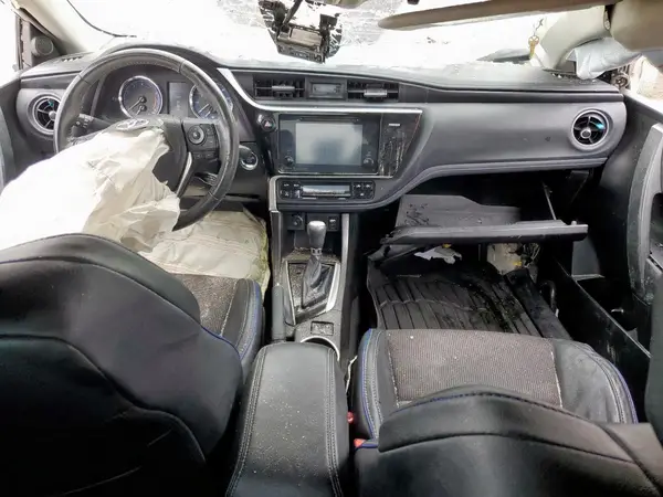 5YFBURHE4HP642255 2017 TOYOTA COROLLA - Image 8