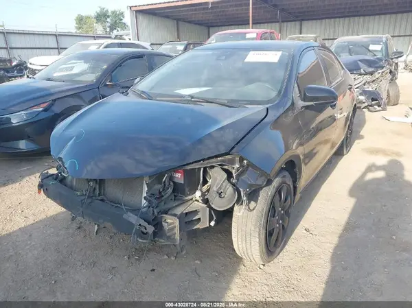 5YFBURHE4HP642823 2017 TOYOTA COROLLA - Image 2