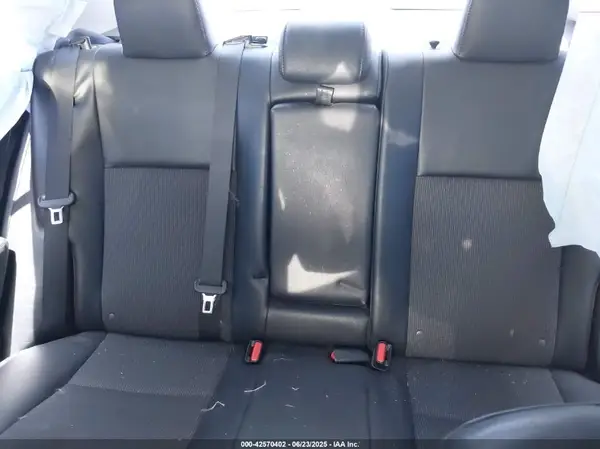 5YFBURHE4HP642871 2017 TOYOTA COROLLA - Image 8
