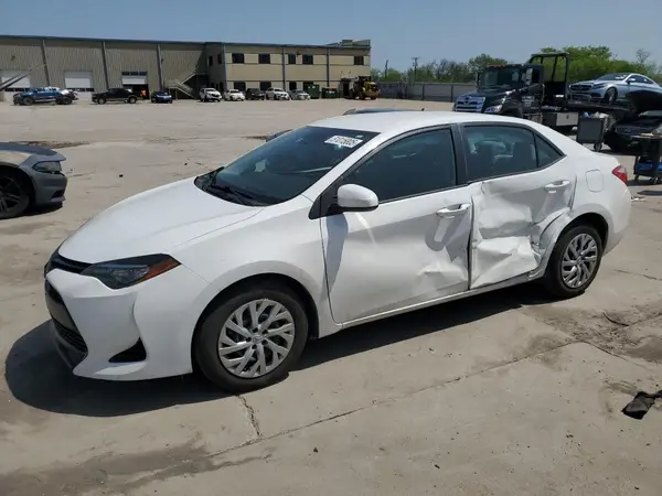 5YFBURHE4HP643700 2017 TOYOTA COROLLA - Image 1