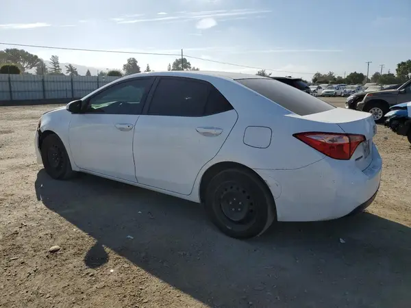 5YFBURHE4HP645060 2017 TOYOTA COROLLA - Image 2