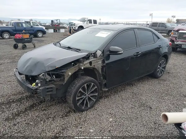5YFBURHE4HP653692 2017 TOYOTA COROLLA - Image 2