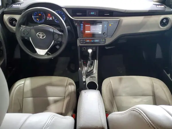 5YFBURHE4HP653806 2017 TOYOTA COROLLA - Image 8