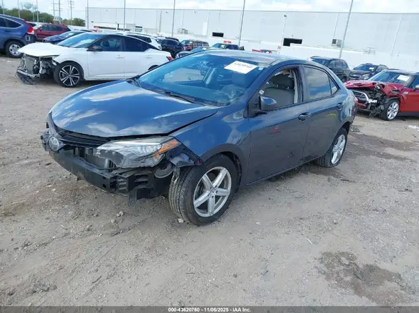 5YFBURHE4HP654079 2017 TOYOTA COROLLA - Image 2